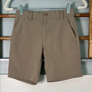 Boys, Vinyard Vines performance shorts size 8 khaki